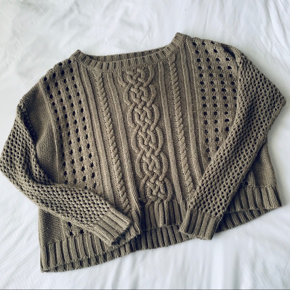 Trouve Loose Cropped Cable Knit Sweater - Picture 5 of 9